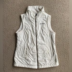 Woman’s Columbia vest size medium